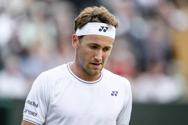 240703 Casper Ruud of Norway looks dejected as he competes in a second round singles match during day 3 of Wimbledon on July 3, 2024 in London. Photo: Jesper Zerman BILDBYRAN kod JZ JZ0549 tennis wimbledon day 3 bbeng depp Copyright: JESPERxZERMAN BB240703JZ037