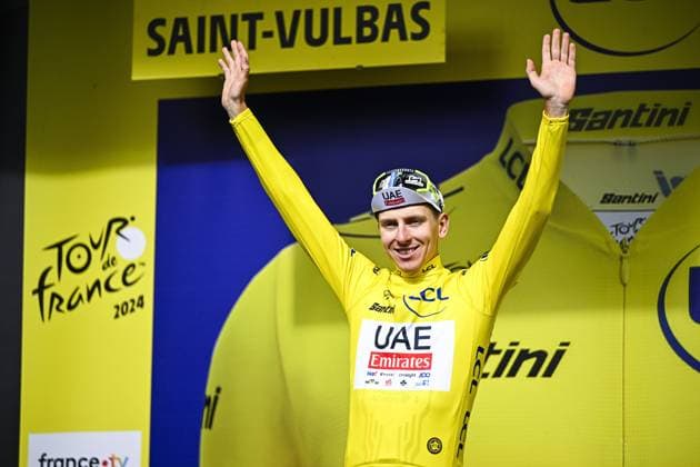 Sport Themen der Woche KW27 Sport Bilder des Tages Slovenian Tadej Pogacar of UAE Team Emirates pictured on the podium after stage 5 of the 2024 Tour de France cycling race, from Saint-Jean-de-Maurienne to Saint-Vulbas, France (177,4 km) on Wednesday 03 July 2024. The 111th edition of the Tour de France starts on Saturday 29 June and will finish in Nice, France on 21 July. JASPERxJACOBS  x95777585x