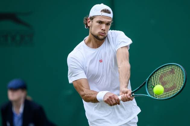 240703 Otto Virtanen of Finland competes in a second round singles match during day 3 of Wimbledon on July 3, 2024 in London. Photo: Jesper Zerman BILDBYRAN kod JZ JZ0549 tennis wimbledon day 3 bbeng Copyright: JESPERxZERMAN BB240703JZ083