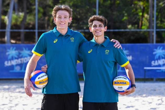 Sport Bilder des Tages AUSTRALIAN OLYMPIC Beach volleyball, Beachvolleyball TEAM, Izac Carracher and Mark Nicolaidis pose for a photo after being announced for the final selection of Australian Olympic Team beach volleyballers for the Paris Olympics at the Sandstorm Beach Volleyball Centre in Brisbane, Thursday, July 4, 2024. ( NO ARCHIVING, EDITORIAL USE ONLY, NO USE IN BOOKS WITHOUT CONSENT BRISBANE QUEENSLAND AUSTRALIA  Copyright: xJONOxSEARLEx 20240704181461238225
