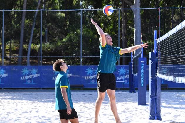 AUSTRALIAN OLYMPIC Beach volleyball, Beachvolleyball TEAM, Izac Carracher (right) and Mark Nicolaidis play volleyball shots after being announced for the final selection of Australian Olympic Team beach volleyballers for the Paris Olympics at the Sandstorm Beach Volleyball Centre in Brisbane, Thursday, July 4, 2024. ( NO ARCHIVING, EDITORIAL USE ONLY, NO USE IN BOOKS WITHOUT CONSENT BRISBANE QUEENSLAND AUSTRALIA  Copyright: xJONOxSEARLEx 20240704128932674704
