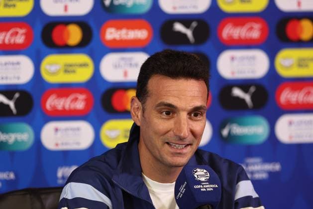 Argentina s coach, Lionel Scaloni, during a press conference, PK, Pressekonferenz prior to the match against Ecuador for the quarterfinals of the Copa AmÃ rica USA 2024, at NRG Stadium in Houston, TX, on July 3, 2024. HOUSTON UNITED STATES Copyright: xALEJANDROxPAGNIx