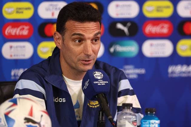 Argentina s coach, Lionel Scaloni, during a press conference, PK, Pressekonferenz prior to the match against Ecuador for the quarterfinals of the Copa AmÃ rica USA 2024, at NRG Stadium in Houston, TX, on July 3, 2024. HOUSTON UNITED STATES Copyright: xALEJANDROxPAGNIx