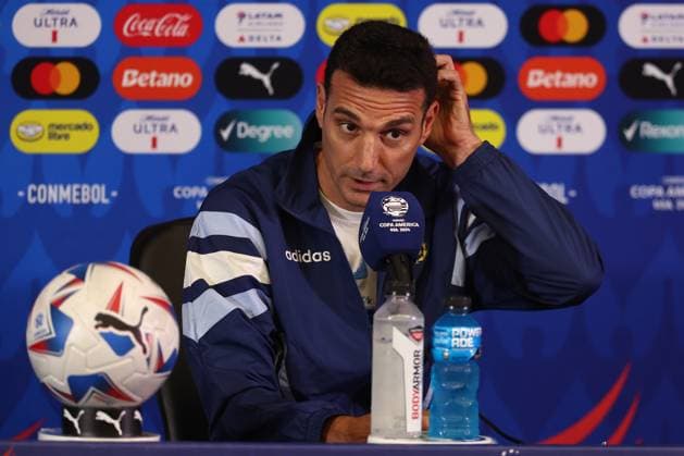 Argentina s coach, Lionel Scaloni, during a press conference, PK, Pressekonferenz prior to the match against Ecuador for the quarterfinals of the Copa AmÃ rica USA 2024, at NRG Stadium in Houston, TX, on July 3, 2024. HOUSTON UNITED STATES Copyright: xALEJANDROxPAGNIx