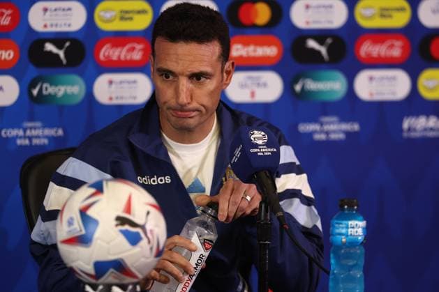 Argentina s coach, Lionel Scaloni, during a press conference, PK, Pressekonferenz prior to the match against Ecuador for the quarterfinals of the Copa AmÃ rica USA 2024, at NRG Stadium in Houston, TX, on July 3, 2024. HOUSTON UNITED STATES Copyright: xALEJANDROxPAGNIx