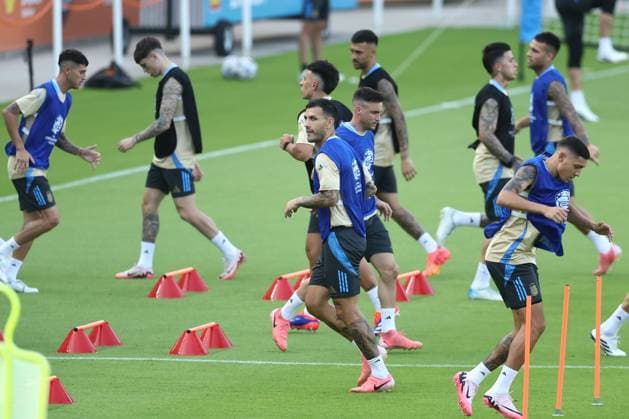 Argentina™s footballers take part in a training session ahead the match against Ecuador for the Copa America USA 2024 quarterfinal match, at Shell Energy Stadium in Houston, TX, on July 3, 2024. HOUSTON UNITED STATES Copyright: xALEJANDROxPAGNIx