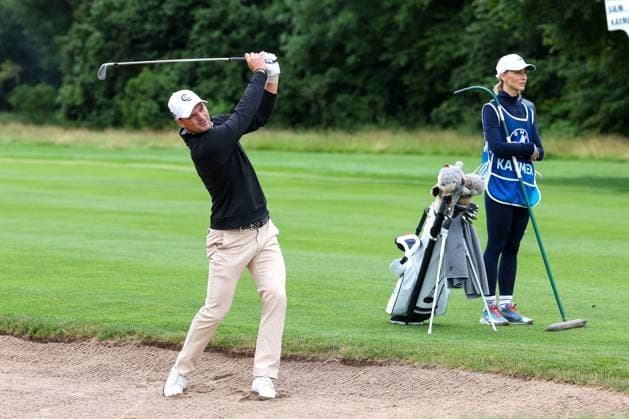 Martin Kaymer (GER) schlaegt aus dem Bunker, Sand, BMW International Open 2024, Golf, DP World Tour, Herren, Runde 1, 04.07.2024 Eichenried Bayern Deutschland