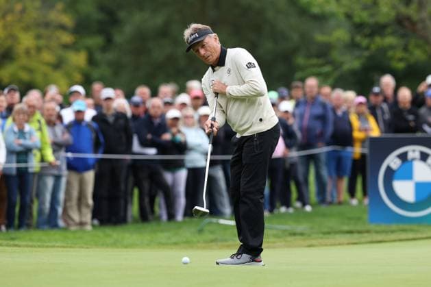 Bernhard Langer (GER) beim Putten, BMW International Open 2024, Golf, DP World Tour, Herren, Runde 1, 04.07.2024 Eichenried Bayern Deutschland