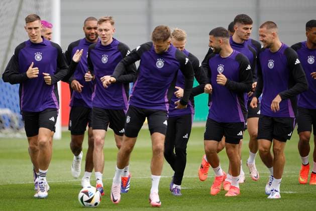 German National Soccer Team s players attend a team s training session on the eve of its Euro2024 s quarter-final game against Spain in Herzogenaurach, Germany, 04 July 2024. German National Soccer Team training session !ACHTUNG: NUR REDAKTIONELLE NUTZUNG!  Copyright: xAlbertoxEstevezx GRAF1547 20240704-55014056478_1