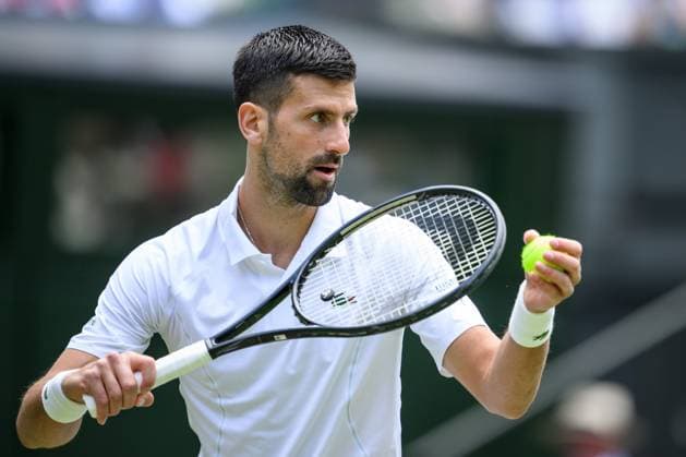 240704 Novak Djokovic of Serbia competes in a second round singles match during day 4 of Wimbledon on July 4, 2024 in London. Photo: Jesper Zerman BILDBYRAN kod JZ JZ0550 tennis wimbledon dag 4 bbeng Copyright: JESPERxZERMAN BB240704JZ032
