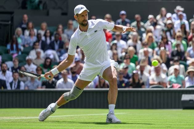 240704 Novak Djokovic of Serbia competes in a second round singles match during day 4 of Wimbledon on July 4, 2024 in London. Photo: Jesper Zerman BILDBYRAN kod JZ JZ0550 tennis wimbledon dag 4 bbeng Copyright: JESPERxZERMAN BB240704JZ046