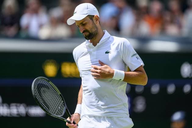 240704 Novak Djokovic of Serbia competes in a second round singles match during day 4 of Wimbledon on July 4, 2024 in London. Photo: Jesper Zerman BILDBYRAN kod JZ JZ0550 tennis wimbledon dag 4 bbeng Copyright: JESPERxZERMAN BB240704JZ059
