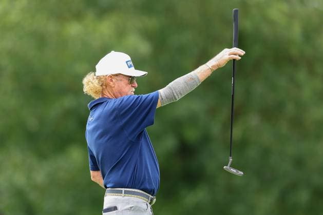 Miguel Angel Jimenez (ESP) beim lesen der Puttlinie, BMW International Open 2024, Golf, DP World Tour, Herren, Runde 1, 04.07.2024 Eichenried Bayern Deutschland