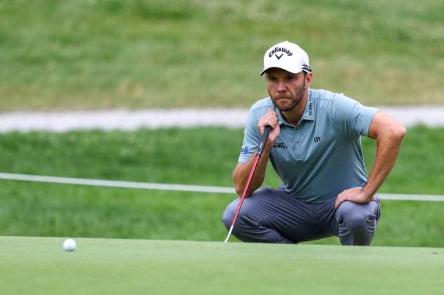 Maximilian Kieffer (GER) beim lesen der Puttlinie, BMW International Open 2024, Golf, DP World Tour, Herren, Runde 1, 04.07.2024 Eichenried Bayern Deutschland