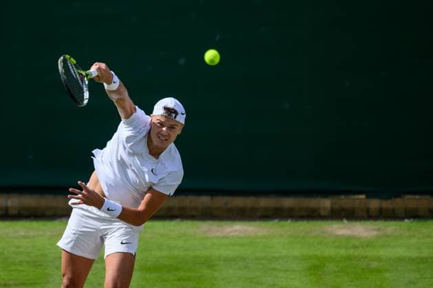 240704 Holger Rune of Denmark competes in a second round singles match during day 4 of Wimbledon on July 4, 2024 in London. Photo: Jesper Zerman BILDBYRAN kod JZ JZ0550 tennis wimbledon dag 4 bbeng Copyright: JESPERxZERMAN BB240704JZ066