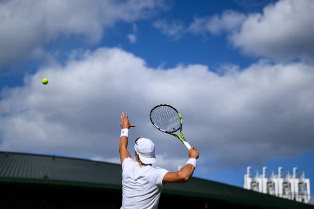 240704 Holger Rune of Denmark competes in a second round singles match during day 4 of Wimbledon on July 4, 2024 in London. Photo: Jesper Zerman BILDBYRAN kod JZ JZ0550 tennis wimbledon dag 4 bbeng Copyright: JESPERxZERMAN BB240704JZ083