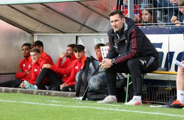 Sport Themen der Woche KW27 Sport Bilder des Tages Miroslav Klose Trainer 1.FCN . Fußball: 2.Bundesliga Fußball Test-Spiel SpVgg Ansbach 09 - 1.FCN Nürnberg in Ansbach , Bayern , Deutschland . Juli 04, 2024. Copyright: xx