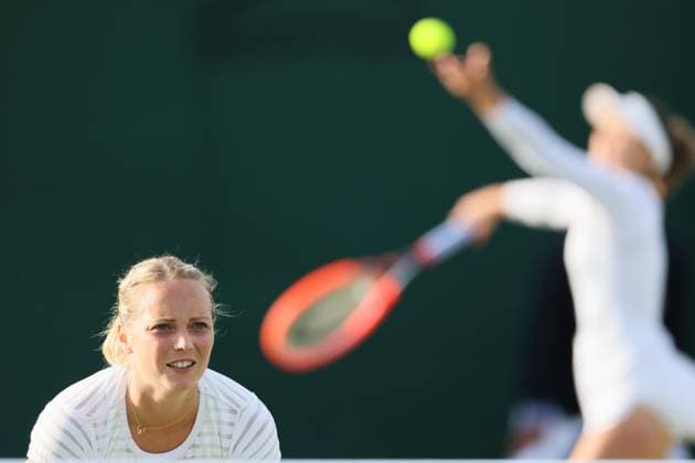Belgian Kimberley Zimmermann pictured during a doubles tennis match with Czech pair Kolodziejova - Siskova versus US-Belgian pair Davis - Zimmermann, in round 1 of the women s doubles of the 2024 Wimbledon grand slam tournament at the All England Tennis Club, in south-west London, Britain, Thursday 04 July 2024. BENOITxDOPPAGNE  x95829315x