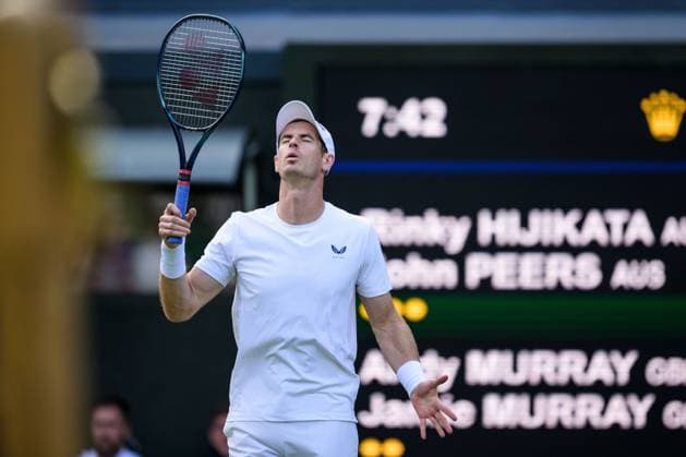 240704 Andy Murray of Great Britain looks dejected as he competes in a first round doubles match during day 4 of Wimbledon on July 4, 2024 in London. Photo: Jesper Zerman BILDBYRAN kod JZ JZ0550 tennis wimbledon dag 4 bbeng depp Copyright: JESPERxZERMAN BB240704JZ116
