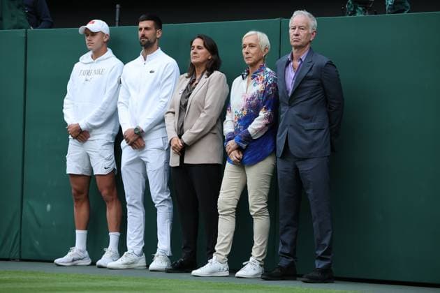 04 07 2024. London, United Kingdom. Andy Murray and Kim Sears and their children on Centre Court on day four of the Wimbledon Tennis Championships in London.  xStephenxLockx xixImagesx IIM-25349-0070