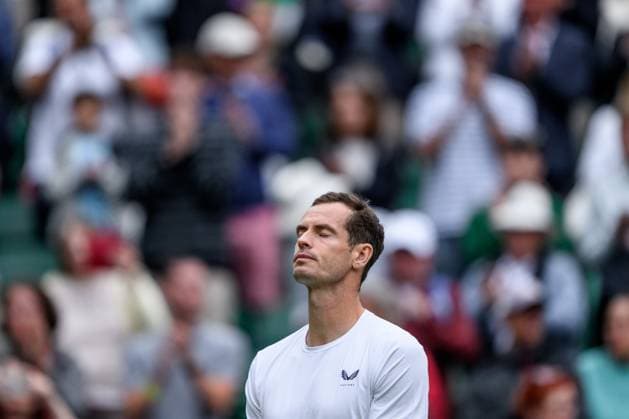 240704 Andy Murray of Great Britain reacts during a tribute to his career during day 4 of Wimbledon on July 4, 2024 in London. Photo: Jesper Zerman BILDBYRAN kod JZ JZ0550 tennis wimbledon dag 4 bbeng Copyright: JESPERxZERMAN BB240704JZ124