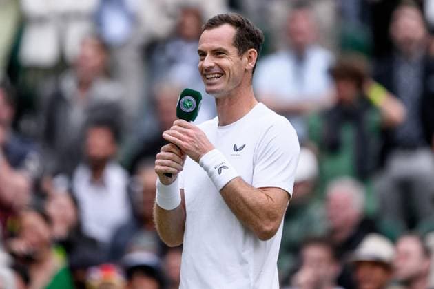 240704 Andy Murray of Great Britain reacts during a tribute to his career during day 4 of Wimbledon on July 4, 2024 in London. Photo: Jesper Zerman BILDBYRAN kod JZ JZ0550 tennis wimbledon dag 4 bbeng Copyright: JESPERxZERMAN BB240704JZ131