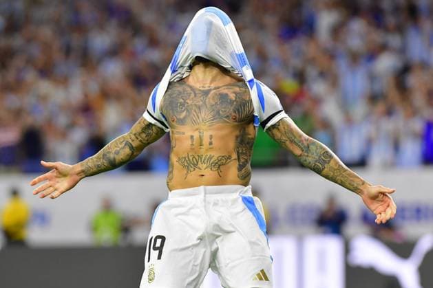 Fußball, Copa America, Argentinien - Ecuador RECORD DATE NOT STATED Copa America USA 2024 Argentina (4p) 1-1 (2p) Ecuador Quarterfinals Nicolas Otamendi of Argentina during the CONMEBOL Copa America 2024 Quarterfinals match between Argentina and Ecuador, at NRG Stadium, on July 04, 2024 in Houston, Texas, Florida, United States. HOUSTON TEXAS UNITED STATES  Copyright: xIsaacxOrtizx 20240704223236_CA_QF_2024_ARG_ECU_OTAMENDI342