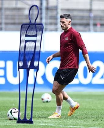 EURO 2024, Nationalteam Schweiz Training Fabian Schär of Switzerland Switzerland Training, UEFA European Championship, EM, Europameisterschaft 2024, Quarter Final, Football, Stadion auf der Waldau, Stuttgart, Germany, 05 Jul 2024 EDITORIAL USE ONLY No use with unauthorised audio, video, data, fixture lists, club league logos or live services. Online in-match use limited to 120 images, no video emulation. No use in betting, games or single club league player publications.  Copyright: xMichaelxZemanek Shutterstockx 14571352e