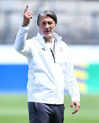 EURO 2024, Nationalteam Schweiz Training Switzerland manager Murat Yakin Switzerland Training, UEFA European Championship, EM, Europameisterschaft 2024, Quarter Final, Football, Stadion auf der Waldau, Stuttgart, Germany, 05 Jul 2024 EDITORIAL USE ONLY No use with unauthorised audio, video, data, fixture lists, club league logos or live services. Online in-match use limited to 120 images, no video emulation. No use in betting, games or single club league player publications.  Copyright: xMichaelxZemanek Shutterstockx 14571352p