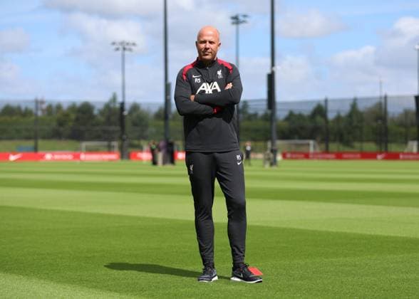 Liverpool, England, 5th July 2024. Arne Slot is introduced as the new Liverpool manager at a photo opportunity at the AXA Training Centre, Liverpool. Picture: Cameron Smith Sportimage EDITORIAL USE ONLY. No use with unauthorised audio, video, data, fixture lists, club league logos or live services. Online in-match use limited to 120 images, no video emulation. No use in betting, games or single club league player publications. SPI-3221-0005