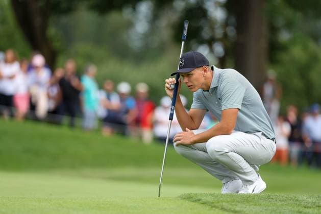 Matti Schmid (GER) beim lesen der Puttlinie, BMW International Open 2024, Golf, DP World Tour, Herren, Runde 2, 05.07.2024 Eichenried Bayern Deutschland