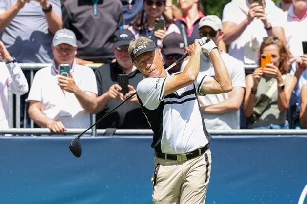 Bernhard Langer (GER) am Abschlag, Tee 1, BMW International Open 2024, Golf, DP World Tour, Herren, Runde 2, 05.07.2024 Eichenried Bayern Deutschland
