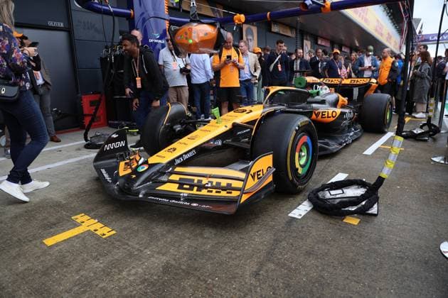 05.07.2024, xrarjax, Motorsport FIA Formel 1, Großer Preis von Großbritannien 2024 emspor, v.l. Pitlane Auto von Oscar Piastri (McLaren) Startnummer 81 Silverstone
