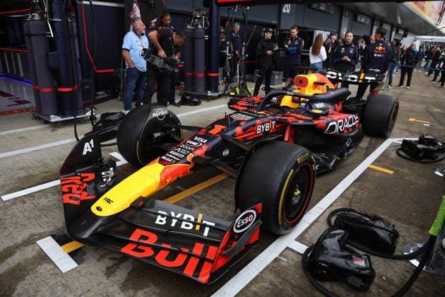 05.07.2024, xrarjax, Motorsport FIA Formel 1, Großer Preis von Großbritannien 2024 emspor, v.l. Pitlane Auto von Max Verstappen (Oracle Red Bull Racing) Startnummer 1 Silverstone