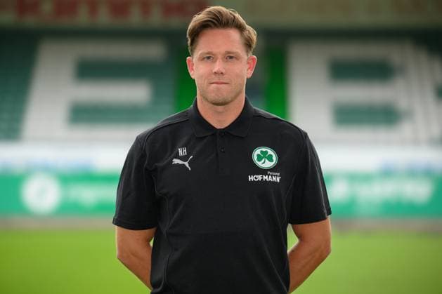 Nico Hildebrandt ; Torwarttrainer SpVgg Greuther Fürth 04.07.2024 - SpVgg Greuther Fürth ( Kleeblatt Spielvereinigung ) - 2. Fussball Bundesliga BL - Saison 2024 2025 - Fototermin Porträttermin Vorstellung Präsentation Pressetermin - - Einzelbild Einzelfoto Portrait Porträt Kopfbild -