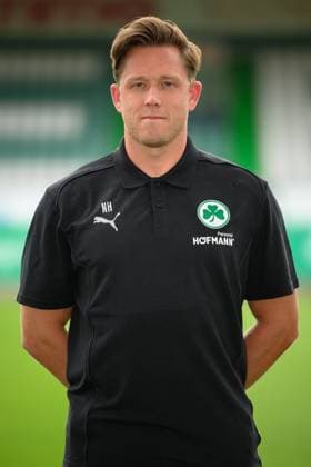 Nico Hildebrandt ; Torwarttrainer SpVgg Greuther Fürth 04.07.2024 - SpVgg Greuther Fürth ( Kleeblatt Spielvereinigung ) - 2. Fussball Bundesliga BL - Saison 2024 2025 - Fototermin Porträttermin Vorstellung Präsentation Pressetermin - - Einzelbild Einzelfoto Portrait Porträt Kopfbild -