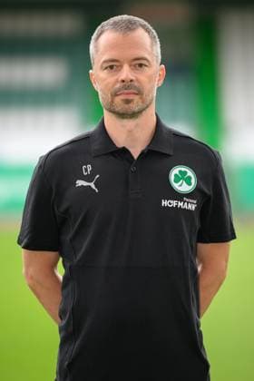 Christoph Porzelt ; Physio SpVgg Greuther Fürth 04.07.2024 - SpVgg Greuther Fürth ( Kleeblatt Spielvereinigung ) - 2. Fussball Bundesliga BL - Saison 2024 2025 - Fototermin Porträttermin Vorstellung Präsentation Pressetermin - - Einzelbild Einzelfoto Portrait Porträt Kopfbild -
