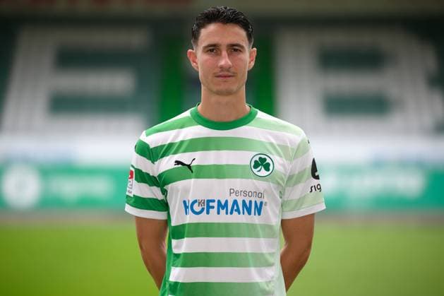 Marco Meyerhöfer Meyerhoefer ; SpVgg Greuther Fürth 04.07.2024 - SpVgg Greuther Fürth ( Kleeblatt Spielvereinigung ) - 2. Fussball Bundesliga BL - Saison 2024 2025 - Fototermin Porträttermin Vorstellung Präsentation Pressetermin - - Einzelbild Einzelfoto Portrait Porträt Kopfbild -