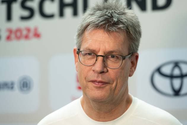 Thomas WEIKERT, DOSB-Praesident, Portraet, Porträt, Portrait, Angeschnittenes Einzelbild, Einzelmotiv, Einkleidung der Deutschen Olympiamannschaft Team D fuer die Olympischen Spiele und die Paralympics 2024 in Paris Frankreich am 05.07.2024 in Duesseldorf, Ã‚Â