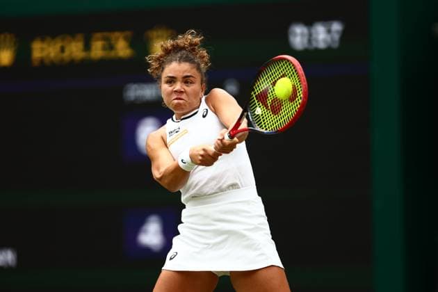 Jasmine Paolini of Italy Wimbledon Tennis Championships, Day 5, The All England Lawn Tennis and Croquet Club, London, UK - 05 Jul 2024  Copyright: xJamesxMarsh Shutterstockx 14571051ae