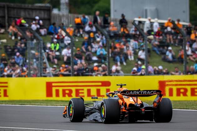 81 PIASTRI Oscar (aus), McLaren F1 Team MCL38, action during the Formula 1 Qatar Airways British Grand Prix 2024, 12th round of the 2024 Formula One World Championship, WM, Weltmeisterschaft from July 5 to 7, 2024 on the Silverstone Circuit, in Silverstone, United Kingdom - F1 - BRITISH GRAND PRIX 2024 DPPI Panoramic  240705_R12_GRAN_BRETAGNA_DP_FGOO7010