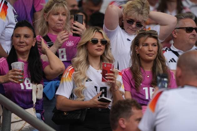 Lea Prinz, Freundin von Maximilian Mittelstädt (Deutschland Germany, 18) - Stuttgart 05.07.2024: Deutschland vs. Spanien, EURO2024, Viertelfinale, M45, EM-Arena Stuttgart