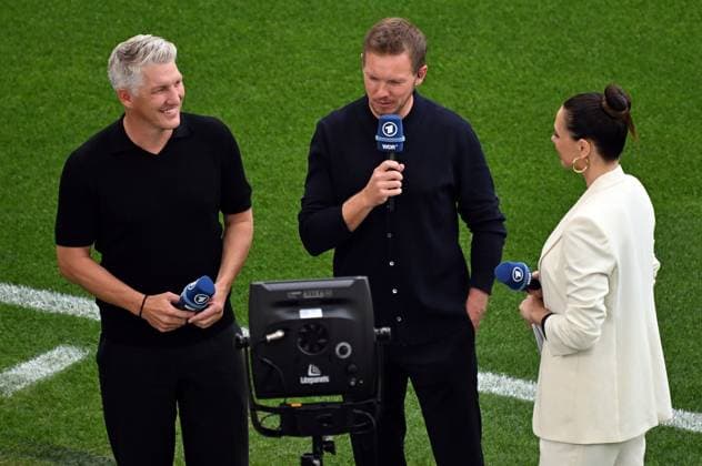 05.07.2024, xjhx, Fussball EM 2024 1 4 Finale, Deutschland - Spanien emspor, v.l. Kommentator Bastian Schweinsteiger, Trainer Julian Nagelsmann (Deutsche Fussball Nationalmannschaft DFB), Moderatorin Esther Sedlaczek (DFL DFB REGULATIONS PROHIBIT ANY USE OF PHOTOGRAPHS as IMAGE SEQUENCES and or QUASI-VIDEO) Stuttgart *** 05 07 2024, xjhx, European Football Championship 2024 1 4 Final, Germany Spain emspor, f l Commentator Bastian Schweinsteiger, Coach Julian Nagelsmann German National Football Team DFB , Presenter Esther Sedlaczek DFL DFB REGULATIONS PROHIBIT ANY USE OF PHOTOGRAPHS as IMAGE SEQUENCES and or QUASI VIDEO Stuttgart