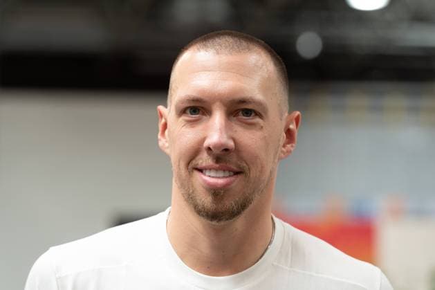 Daniel THEIS, Basketballspieler, Portraet, Porträt, Portrait, Angeschnittenes Einzelbild, Einzelmotiv, Einkleidung der Deutschen Olympiamannschaft Team D fuer die Olympischen Spiele und die Paralympics 2024 in Paris Frankreich am 05.07.2024 in Duesseldorf, Ã‚Â