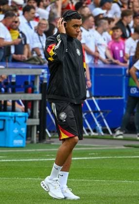 05.07.2024, xsltx, Fussball EM 2024 1 4 Finale, Deutschland - Spanien emspor, v.l. Platzbegehung Jamal Musiala (Deutschland) (DFL DFB REGULATIONS PROHIBIT ANY USE OF PHOTOGRAPHS as IMAGE SEQUENCES and or QUASI-VIDEO) Stuttgart