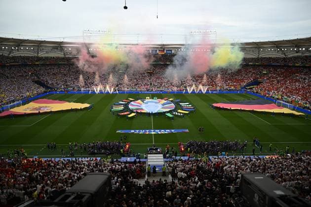 05.07.2024, xjhx, Fussball EM 2024 1 4 Finale, Deutschland - Spanien emspor, v.l. Stadionansicht Innenraum, Rasen (DFL DFB REGULATIONS PROHIBIT ANY USE OF PHOTOGRAPHS as IMAGE SEQUENCES and or QUASI-VIDEO) Stuttgart