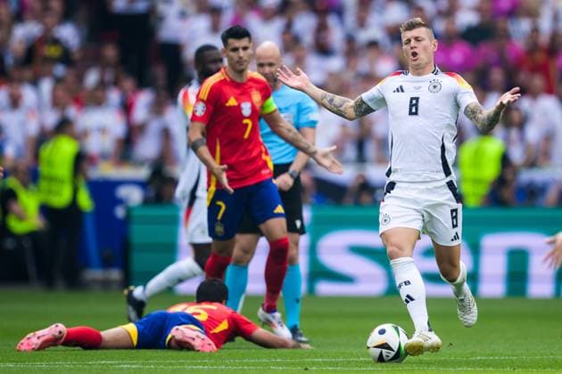 240705 Toni Kroos of Germany during the UEFA EURO, EM, Europameisterschaft,Fussball 2024 Football Championship quarterfinal between Spain and Germany on July 5, 2024 in Stuttgart. Photo: Mathias Bergeld BILDBYRAN kod MB MB0942 fotboll football soccer fotball fotbolls-em europamästerskap em uefa euro uefa european football championship euro 2024 kvartsfinal quarterfinal quarterfinals spanien spain tyskland germany bbeng bbauto Copyright: MATHIASxBERGELD BB240705MB021