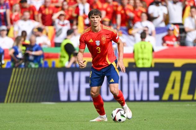 Fußball, Herren, Saison 2023 24, Euro EM 2024, Viertelfinale in Stuttgart, Spanien - Deutschland, Robin Le Normand (Spanien) in Aktion, am Ball , 05.07. 2024, Copyright: xMatthiasxKochx