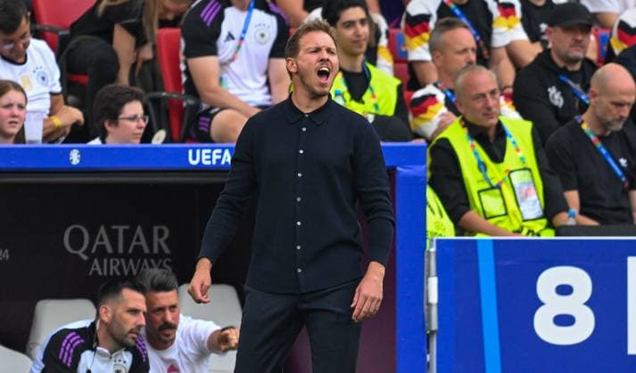 05.07.2024, xsltx, Fussball EM 2024 1 4 Finale, Deutschland - Spanien emspor, v.l. Cheftrainer Julian Nagelsmann (Deutschland) gibt Anweisungen, gestikuliert mit den Armen, gesticulate, gives instructions (DFL DFB REGULATIONS PROHIBIT ANY USE OF PHOTOGRAPHS as IMAGE SEQUENCES and or QUASI-VIDEO) Stuttgart