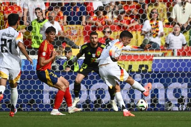 05.07.2024, xpsx, Fussball EM 2024 1 4 Finale, Deutschland - Spanien emspor, v.l. Kai Havertz (Deutschland, 7) schiesst den Ball aufs Tor, Torschuss, Schuss (DFL DFB REGULATIONS PROHIBIT ANY USE OF PHOTOGRAPHS as IMAGE SEQUENCES and or QUASI-VIDEO) Stuttgart